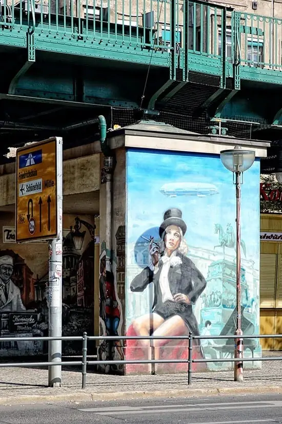 Street Art in Berlijn - Actress - via AGMJ