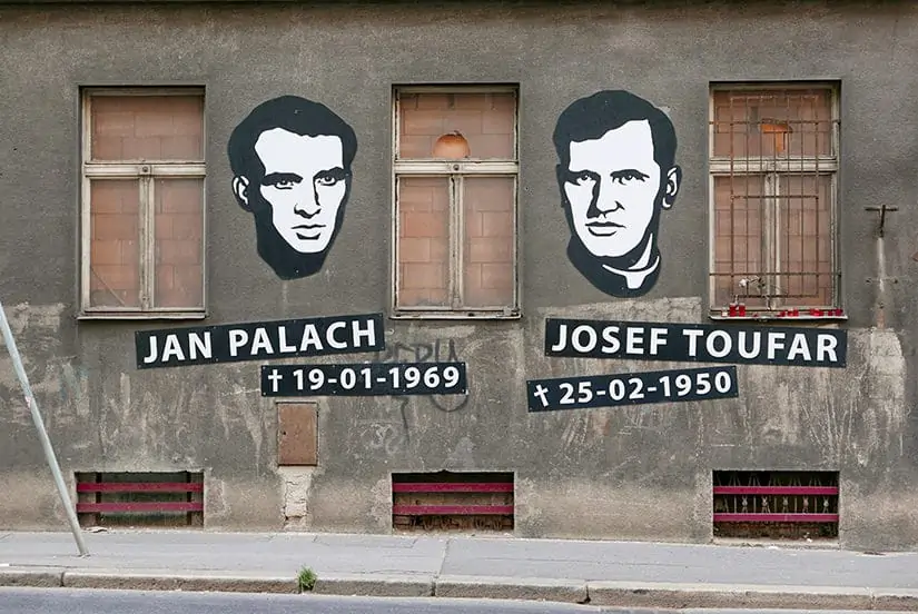 Jan Palach en Josef Toufar - Citytrip Praag bezienswaardigheden - Reistips van Laurens M - via AGMJ.be - 47