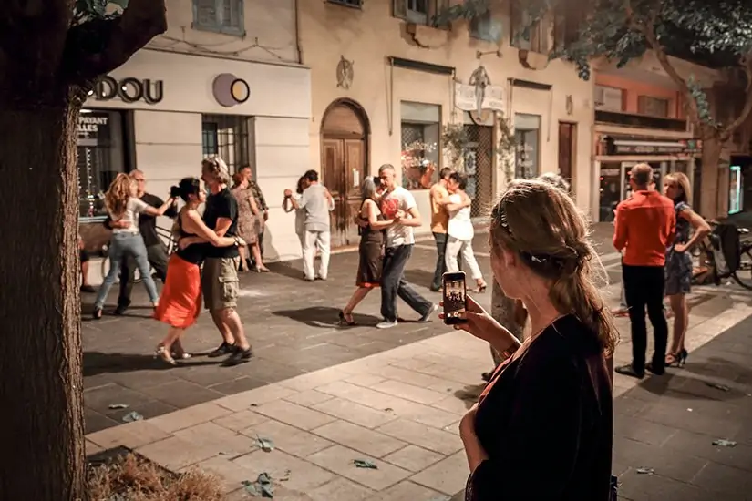 Citytrip Nice bezienswaardigheden - Tango op straat tijdens het muziekfestival - door Laurens M - via AGMJ.be