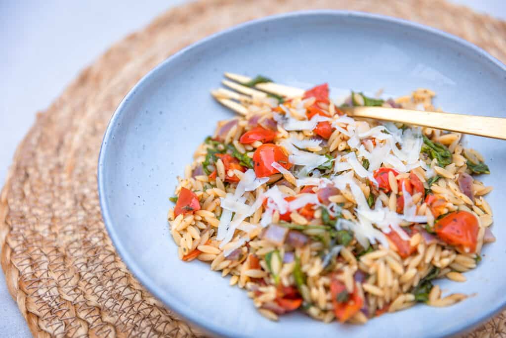 Orzorecept met spinazie en kerstomaten - via AGMJ
