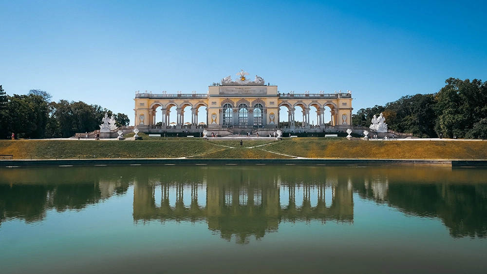 Gloriette - Schloss Schonbrunn - Citytrip Wenen - 20 bezienswaardigheden die je niet mag missen - AGMJ